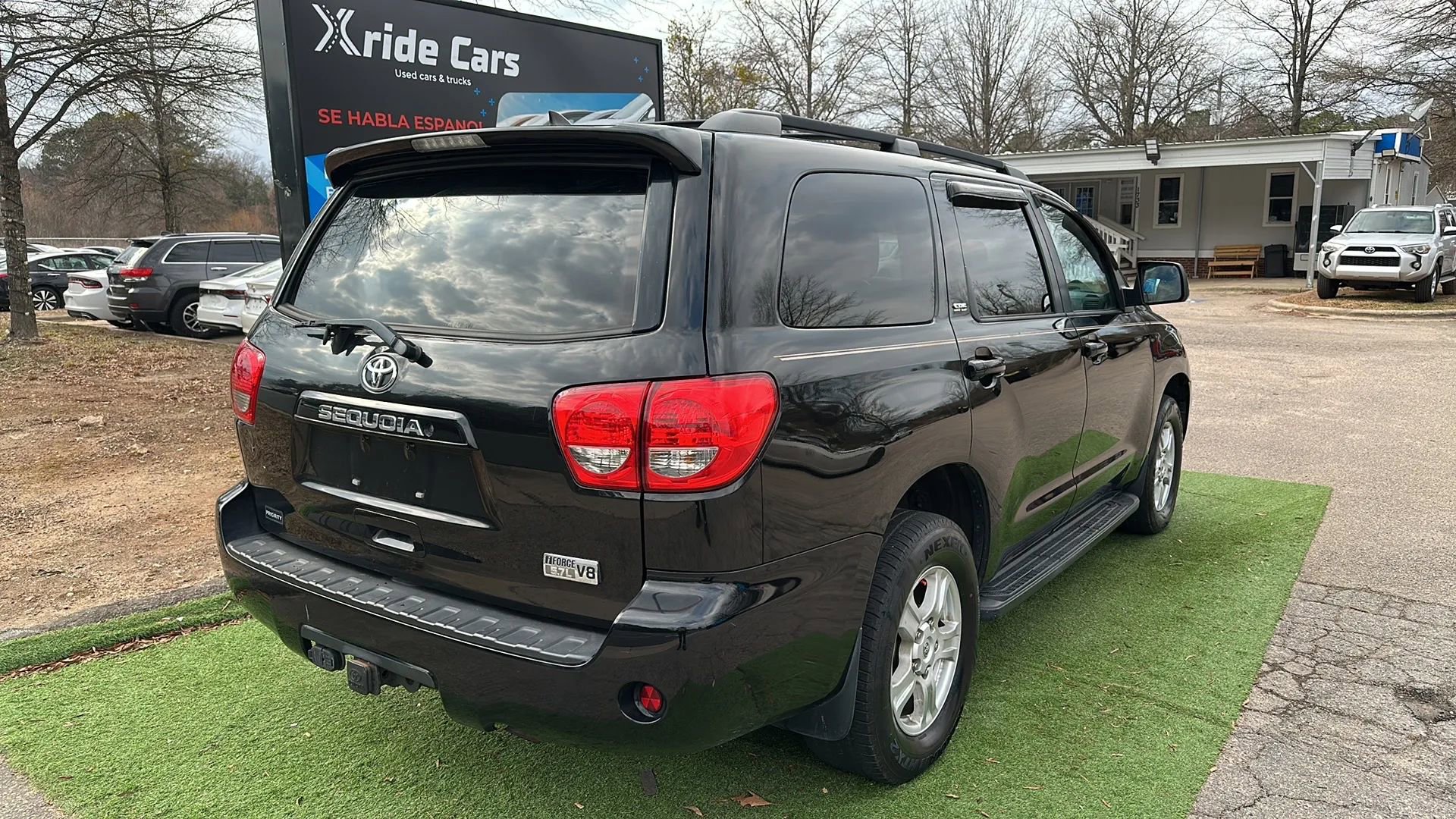 Used 2014 Toyota Sequoia SR5 AWD/4WD image 8