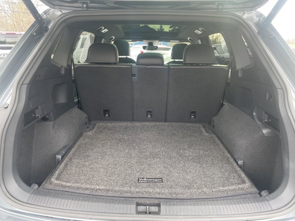 Used 2022 Volkswagen Tiguan SE R-Line image 32