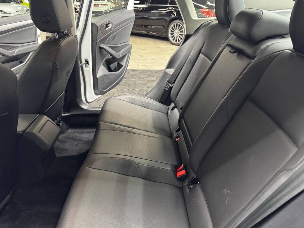 Used 2019 Volkswagen Jetta SE image 44