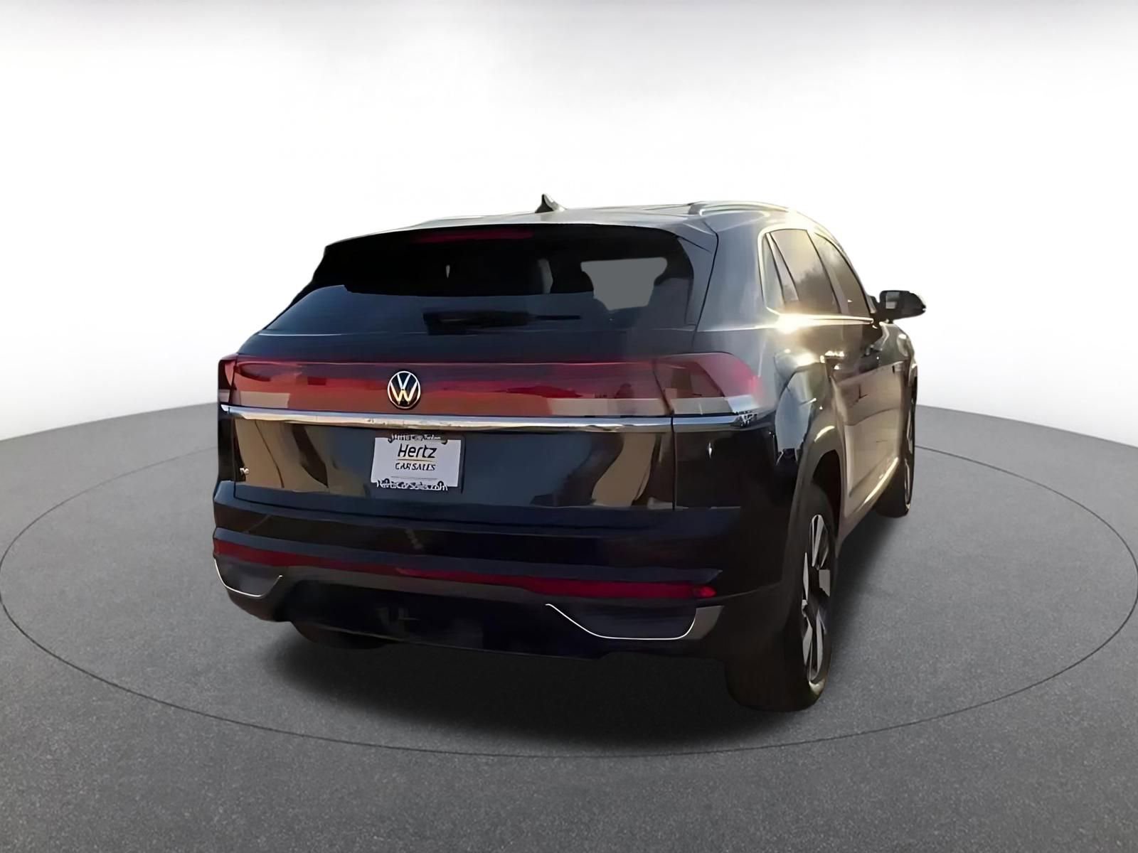 Used 2025 Volkswagen Atlas Cross Sport SE FWD image 14