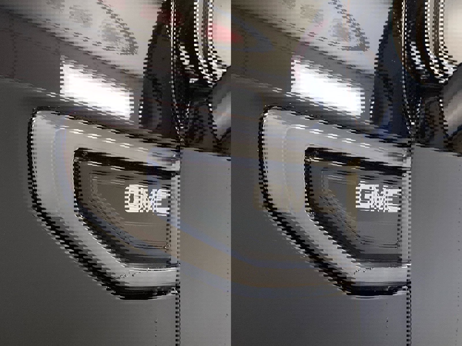 Used 2024 GMC Yukon XL AT4 w/ Technology Package image 15