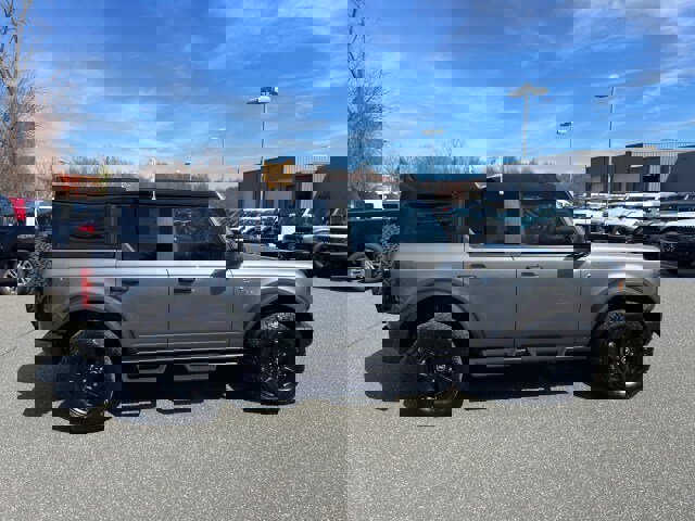 Certified 2023 Ford Bronco Black Diamond image 6