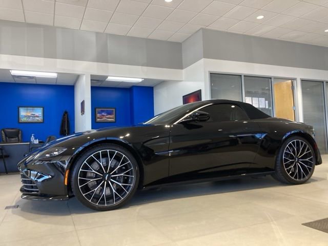 Used 2023 Aston Martin V8 Vantage Roadster image 7