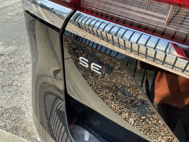 Used 2025 Volkswagen Atlas SE image 10
