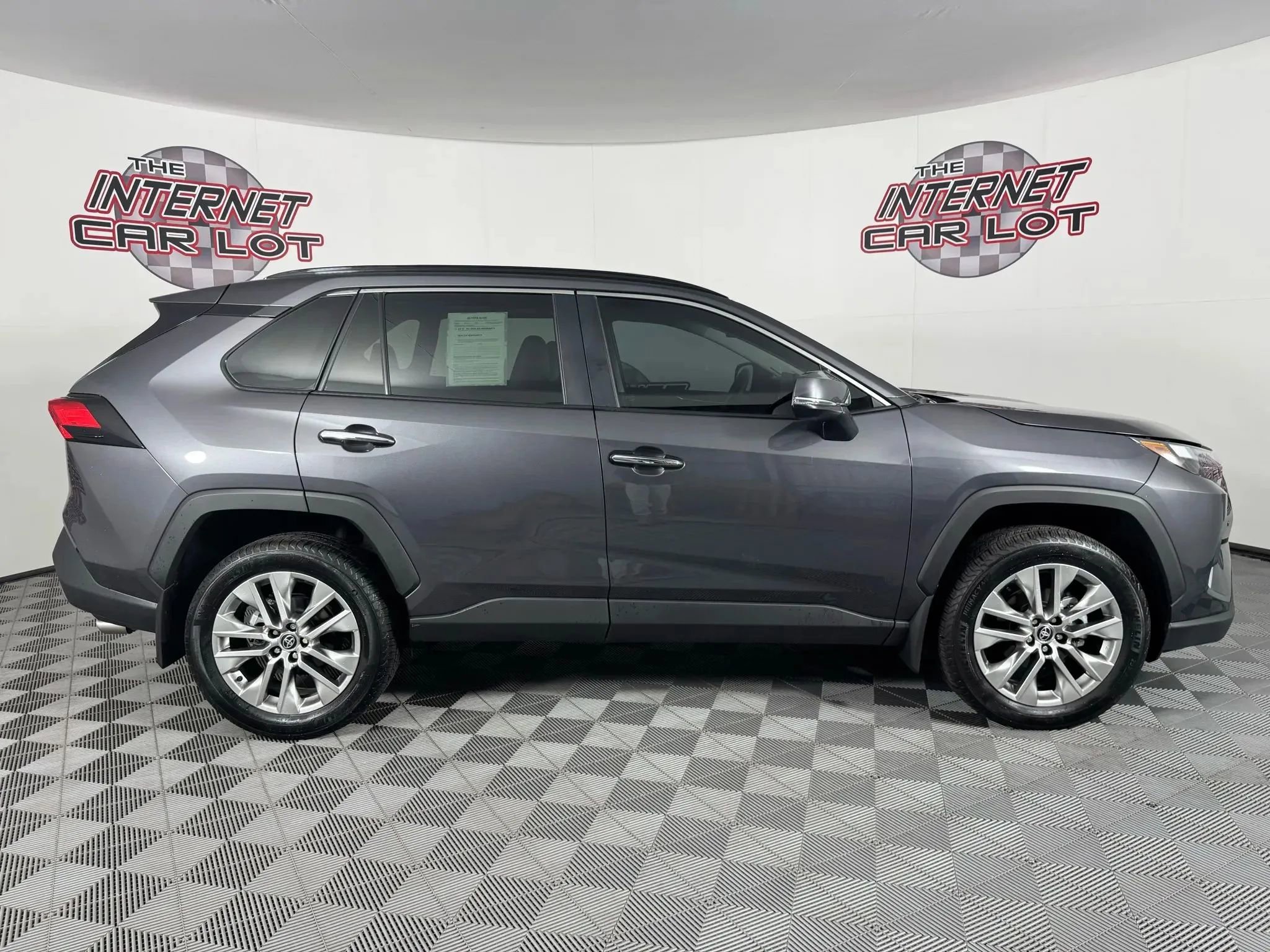 Used 2025 Toyota RAV4 Limited image 8