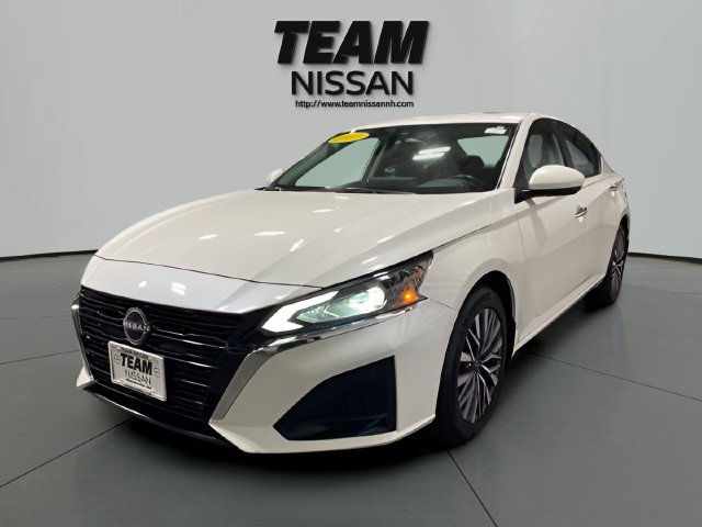 Certified 2023 Nissan Altima 2.5 SV w/ SV Premium Package AWD/4WD image 3