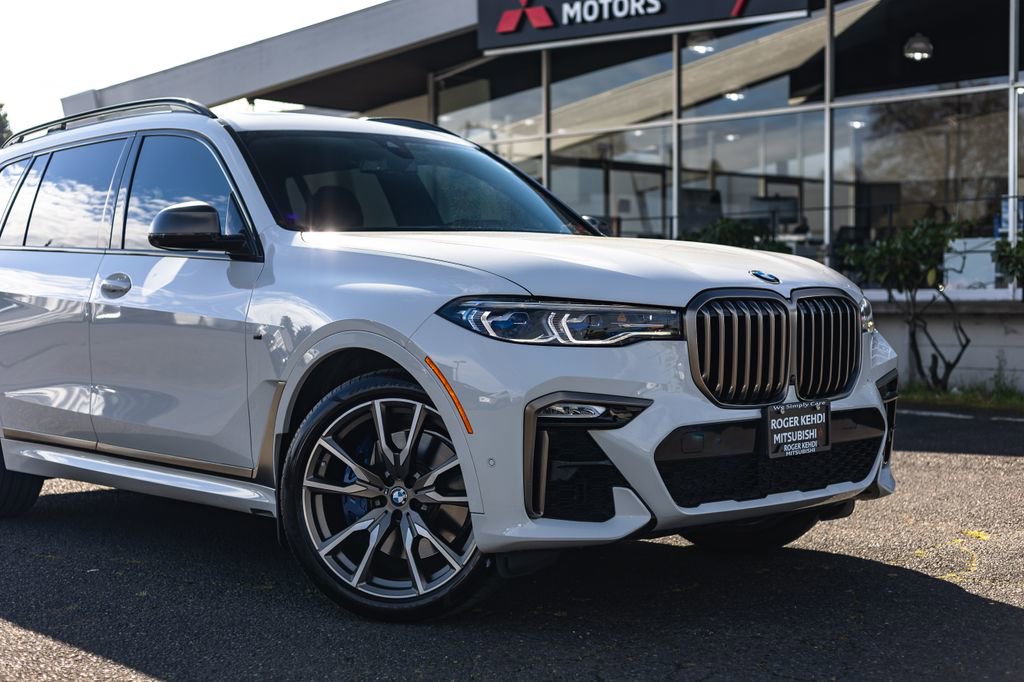 Used 2022 BMW X7 M50i w/ Cold Weather Package AWD/4WD image 3