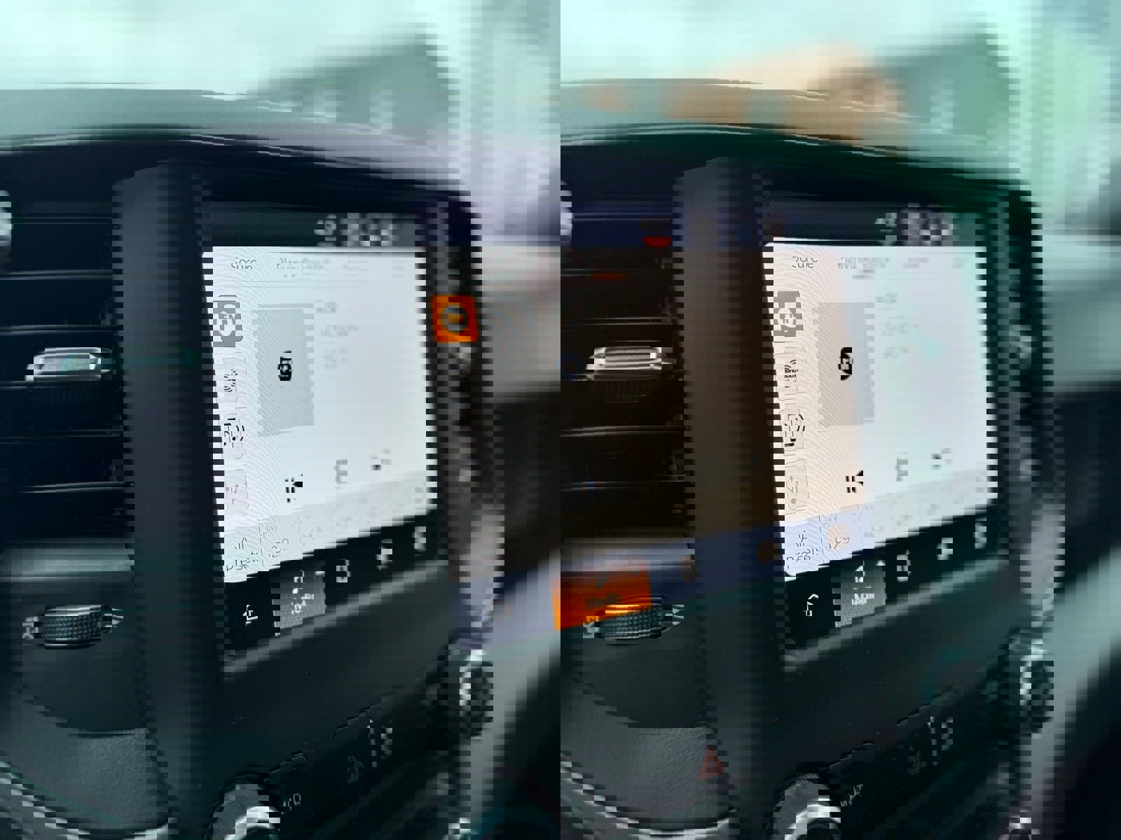 Used 2024 RAM 2500 Tradesman w/ Chrome Appearance Group image 13