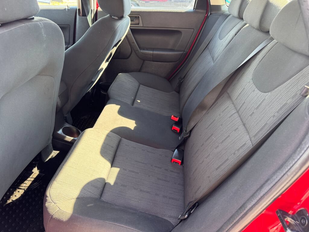Used 2009 Ford Focus SE FWD image 11
