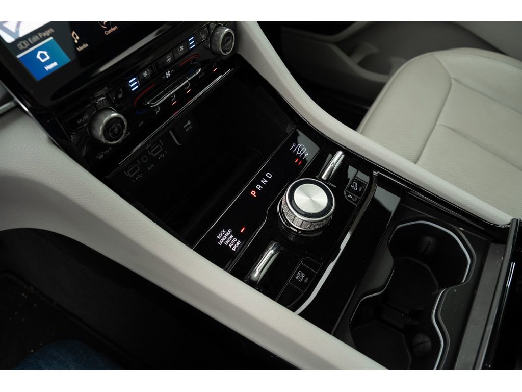 Used 2023 Jeep Grand Cherokee Overland image 24