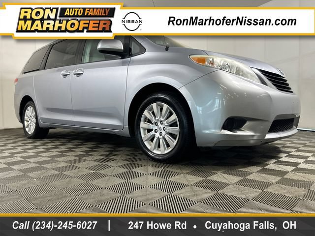Used 2014 Toyota Sienna LE AWD/4WD image 1