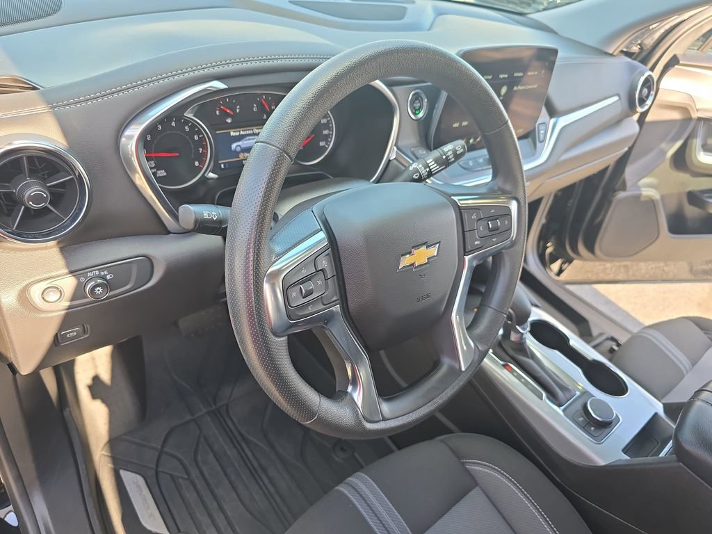 Used 2024 Chevrolet Blazer LT w/ Convenience Package image 16