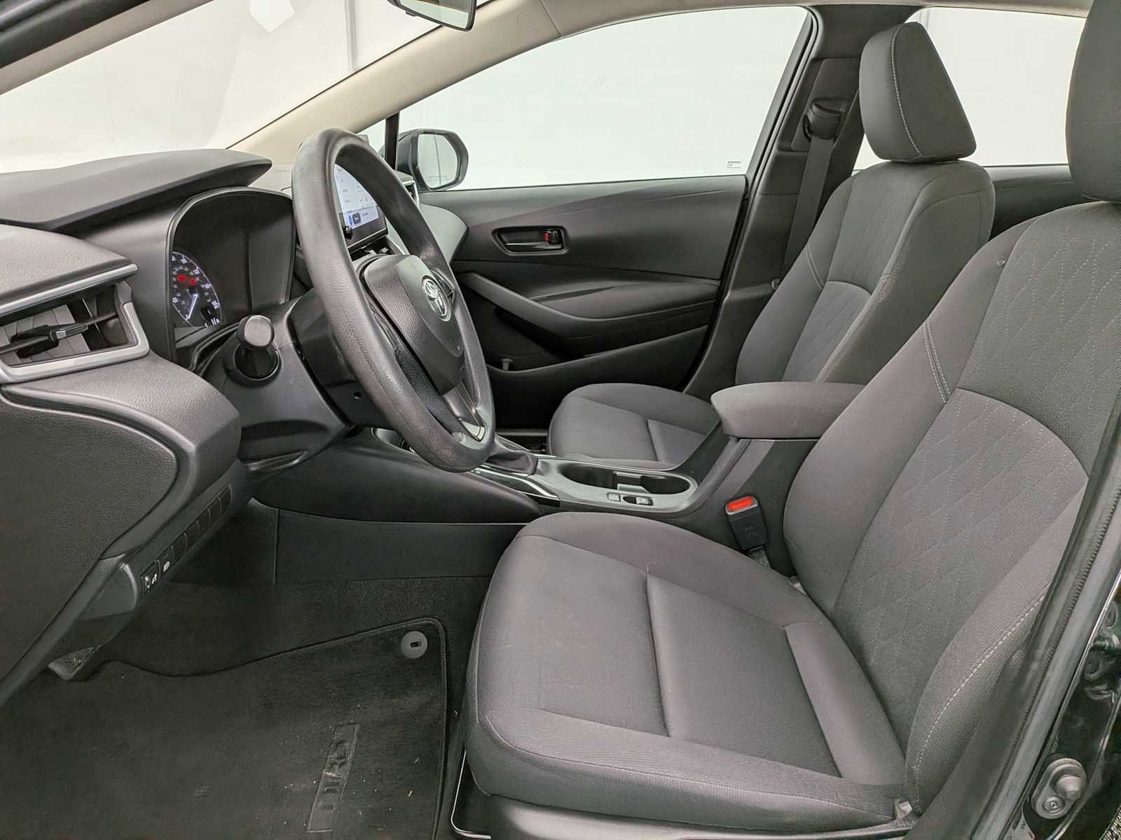 Used 2024 Toyota Corolla LE FWD image 15