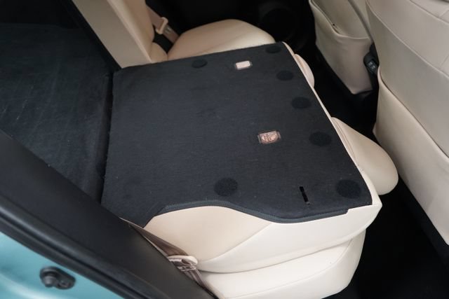 Used 2020 Toyota Prius XLE AWD/4WD image 46