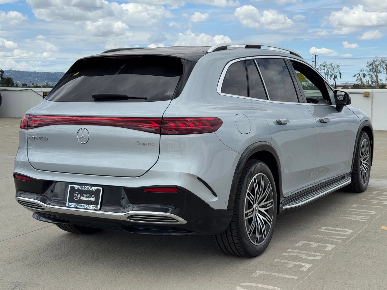 New 2026 Mercedes-Benz EQS 400 4MATIC SUV image 9