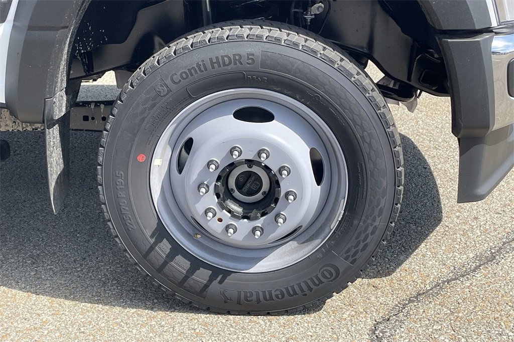 New 2024 Ford F550 4x4 Regular Cab Super Duty image 9
