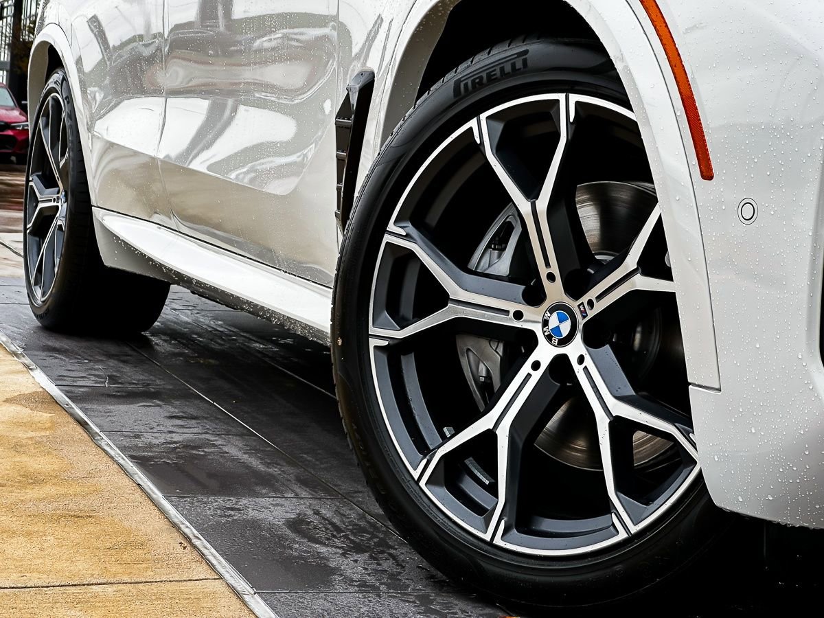 New 2026 BMW X5 xDrive50e w/ M Sport Package image 2