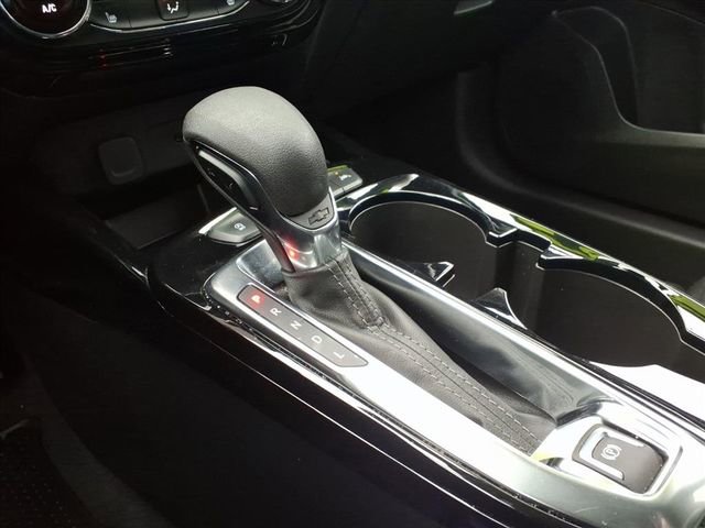 Used 2025 Chevrolet Trax LT w/ LT Convenience Package image 16