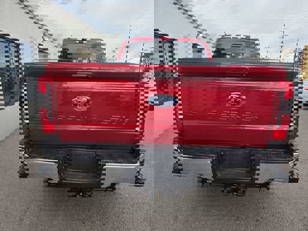 Used 2024 Ford F350 Lariat image 6