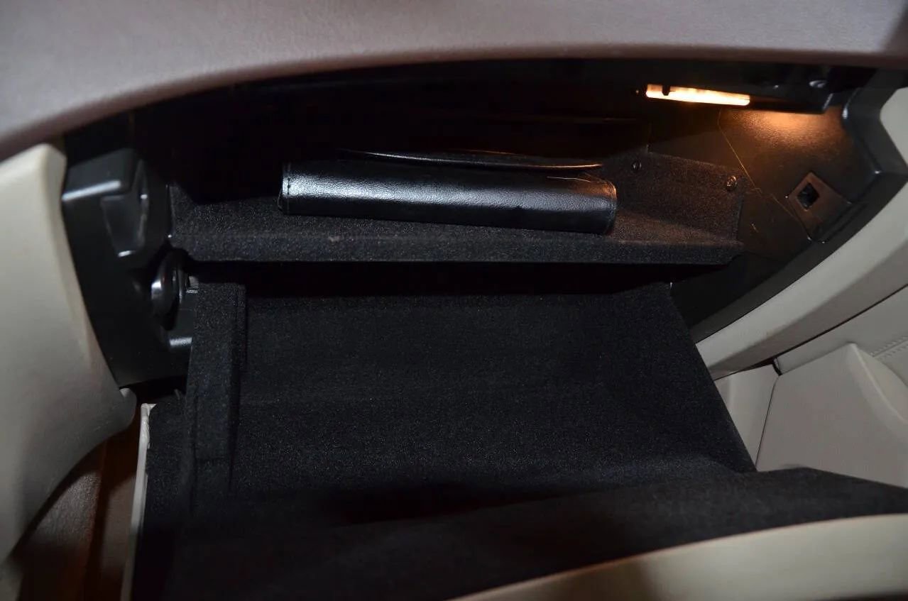 Used 2016 Cadillac SRX Luxury w/ Driver Awareness Package image 22