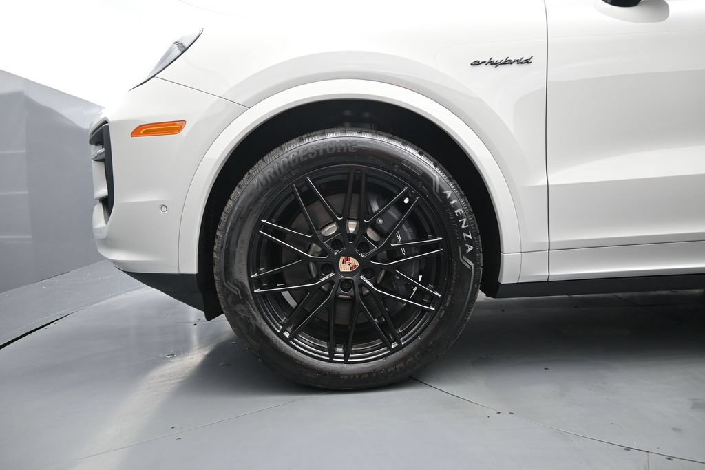 New 2026 Porsche Cayenne E-Hybrid Coupe AWD/4WD image 9