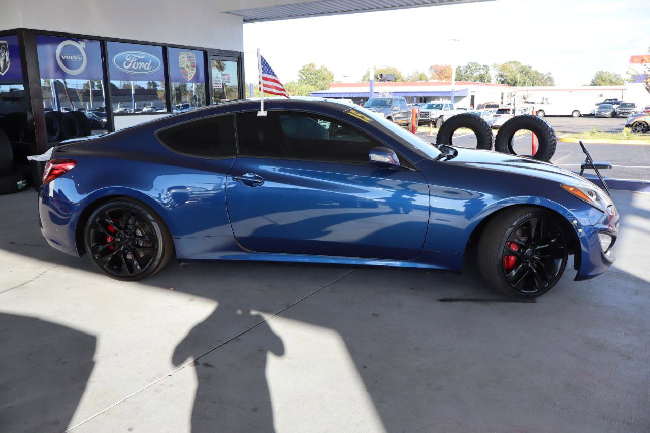 Used 2015 Hyundai Genesis 3.8 image 5