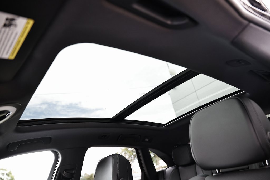 Certified 2024 Porsche Macan image 19