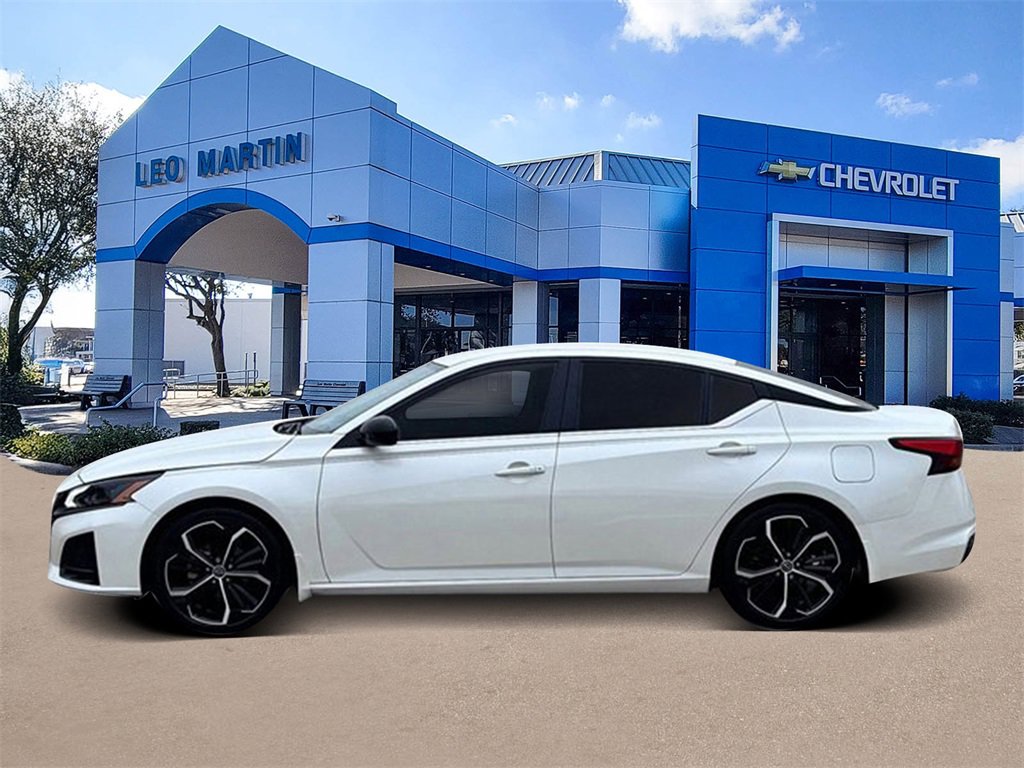 Used 2024 Nissan Altima 2.5 SR image 8