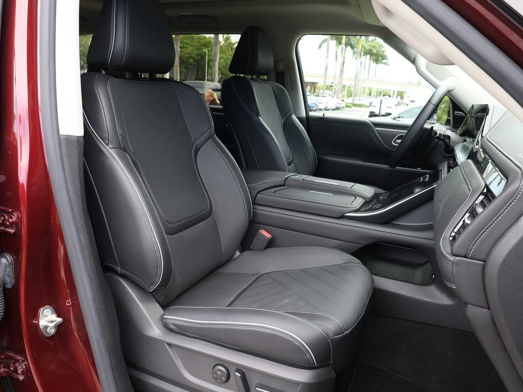 Certified 2025 INFINITI QX80 Luxe RWD image 26
