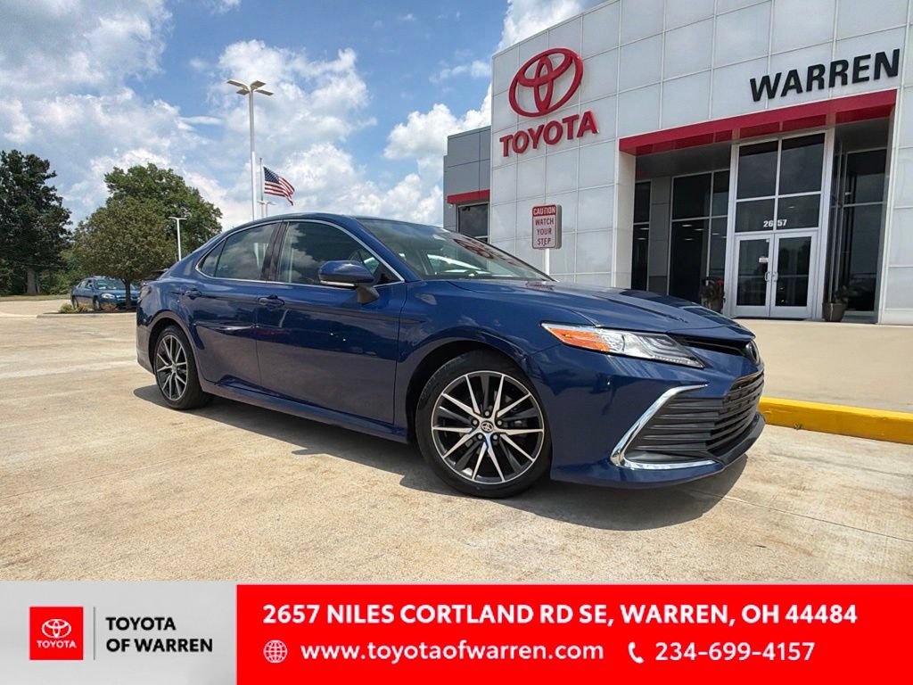 Used 2023 Toyota Camry XLE w/ Navigation Package FWD image 1