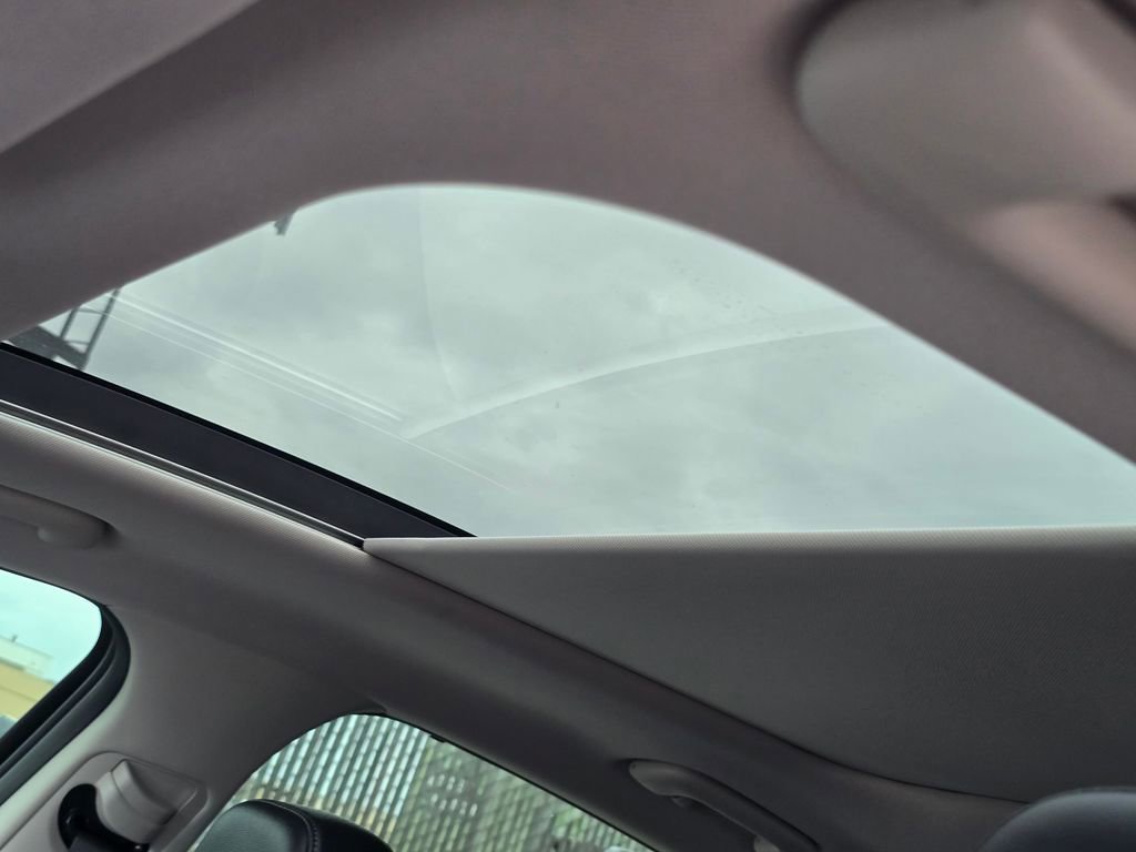 Used 2023 Hyundai Sonata Limited w/ Cargo Package image 5