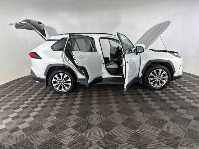 Used 2025 Toyota RAV4 XLE Premium w/ Weather Package AWD/4WD image 16