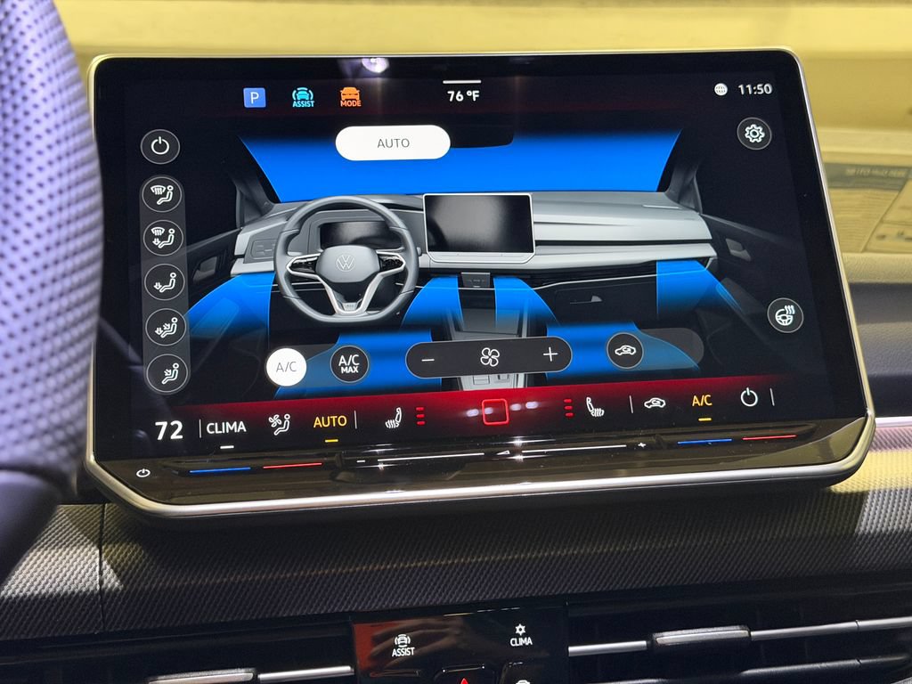 New 2026 Volkswagen GTI SE FWD image 16