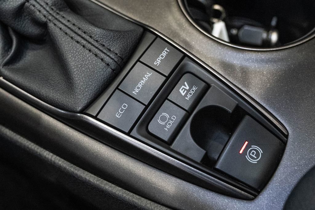 Used 2024 Toyota Camry SE w/ Cold Weather Package image 25