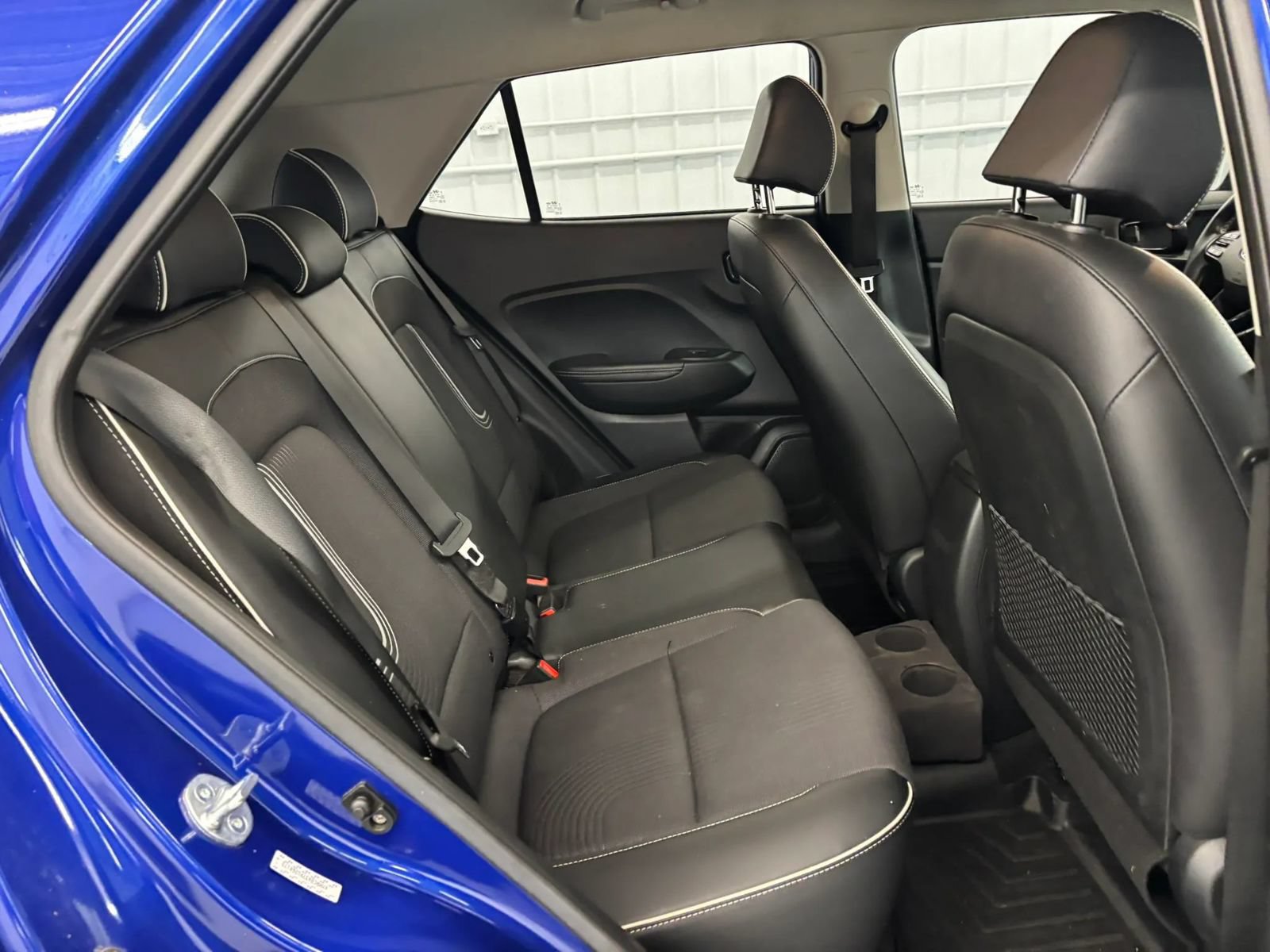 Used 2023 Hyundai Venue Limited FWD image 17