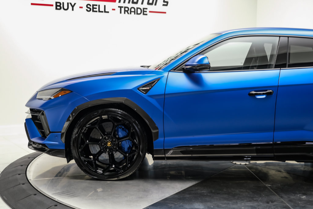 Used 2023 Lamborghini Urus Performante AWD/4WD image 13