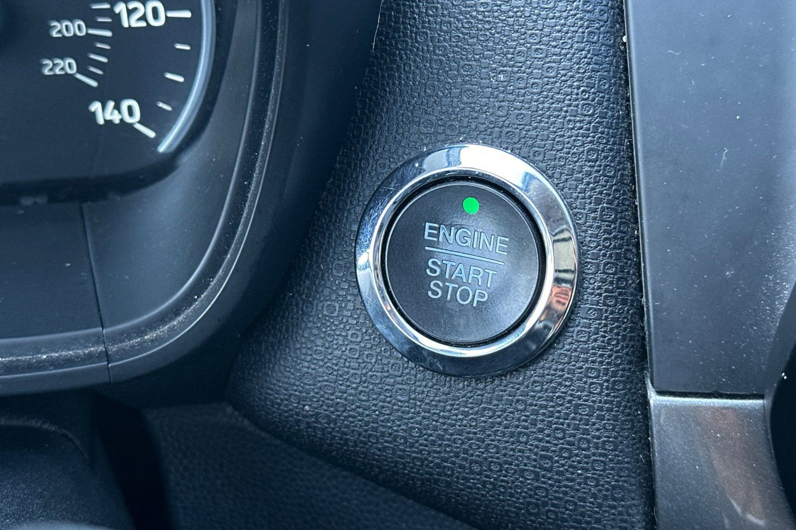 Used 2018 Ford EcoSport SE w/ SE Convenience Package image 24