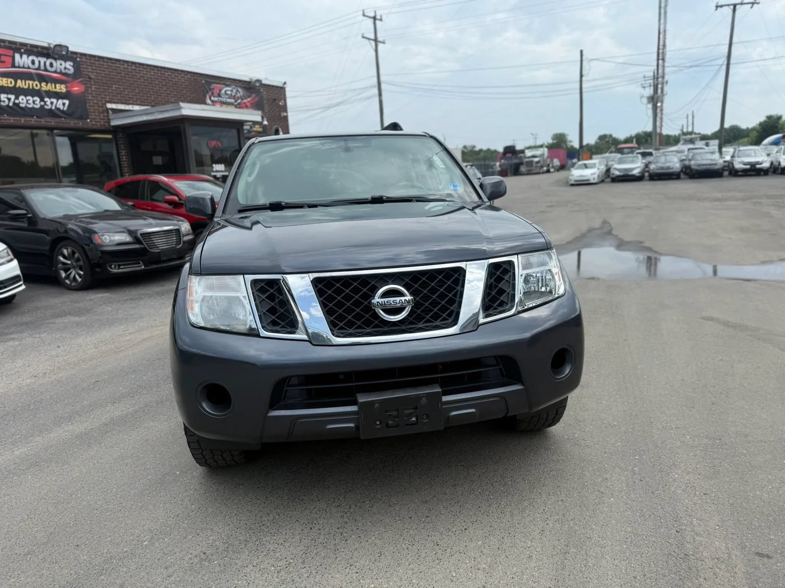 Used 2010 Nissan Pathfinder SE AWD/4WD image 6