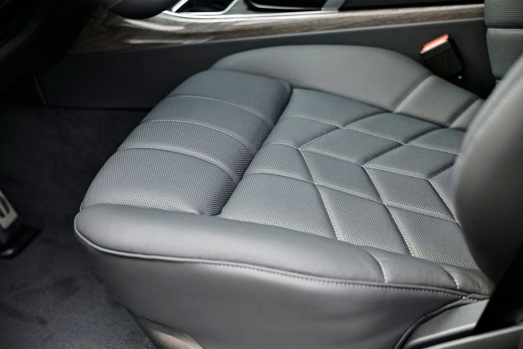 New 2026 BMW 740i w/ Premium Package image 22