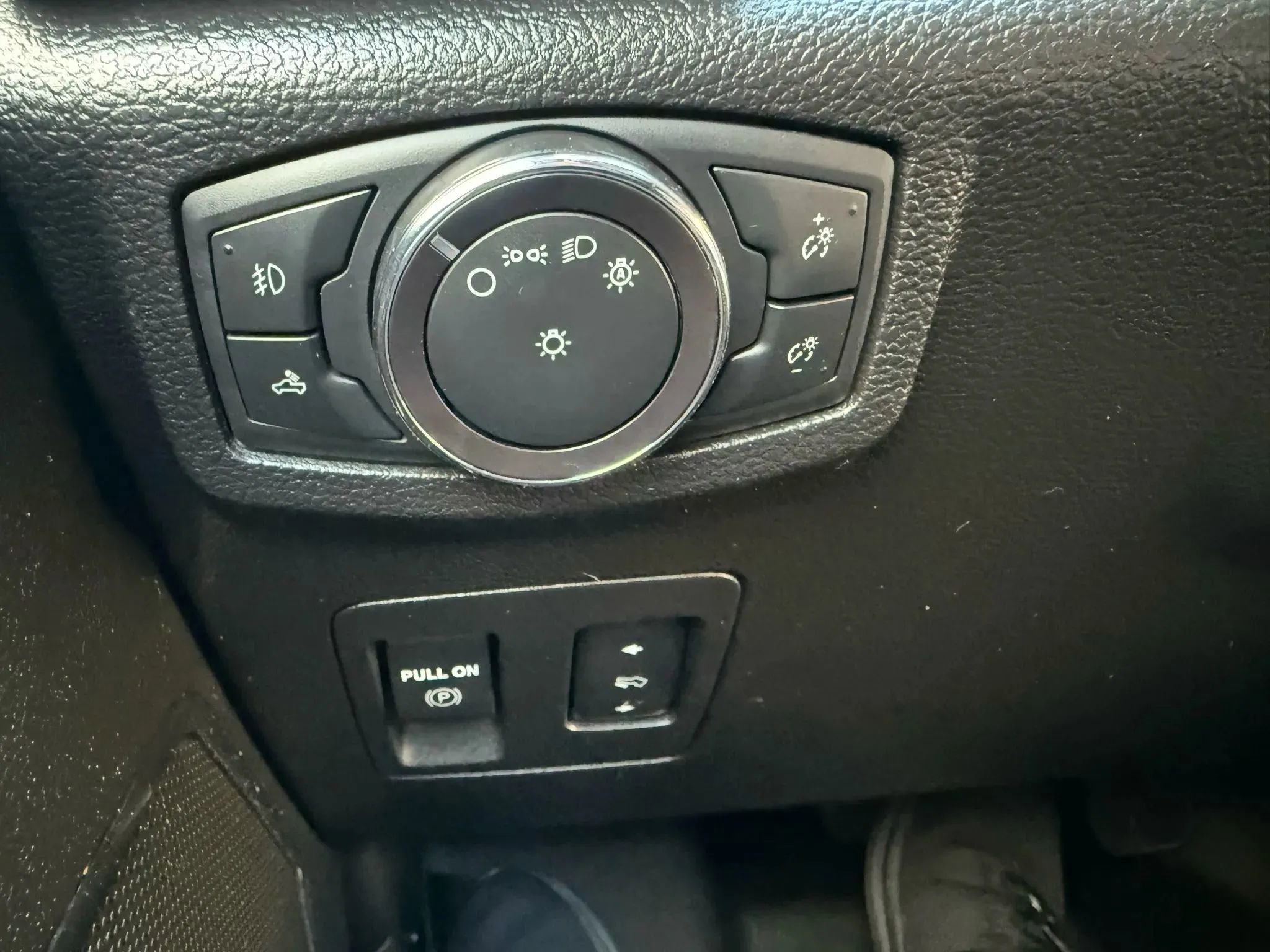 Used 2020 Ford F150 Lariat w/ Equipment Group 502A Luxury image 18