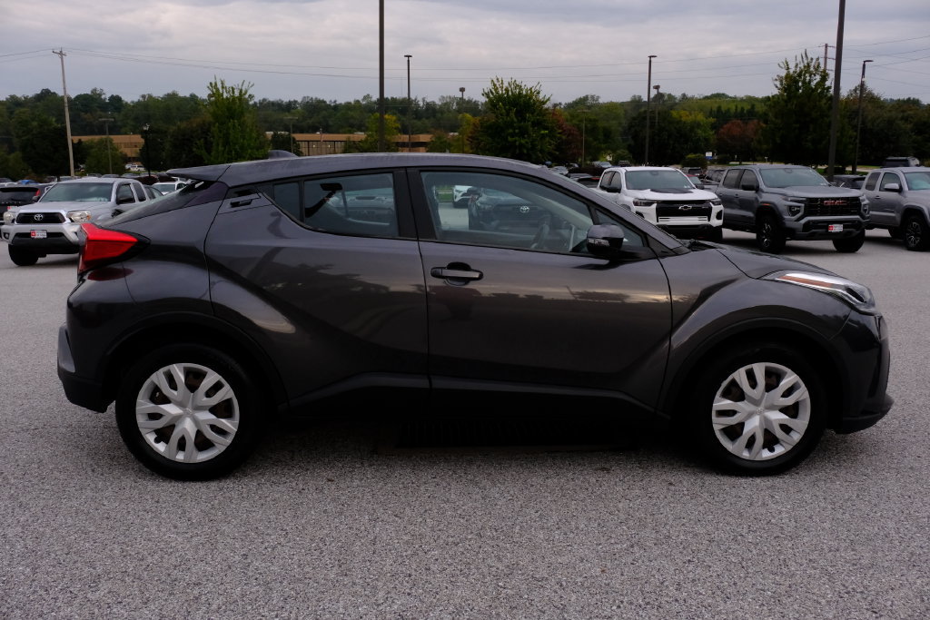 Used 2021 Toyota C-HR LE FWD image 2