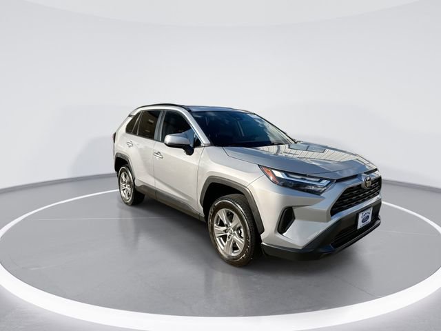 Used 2024 Toyota RAV4 XLE image 2