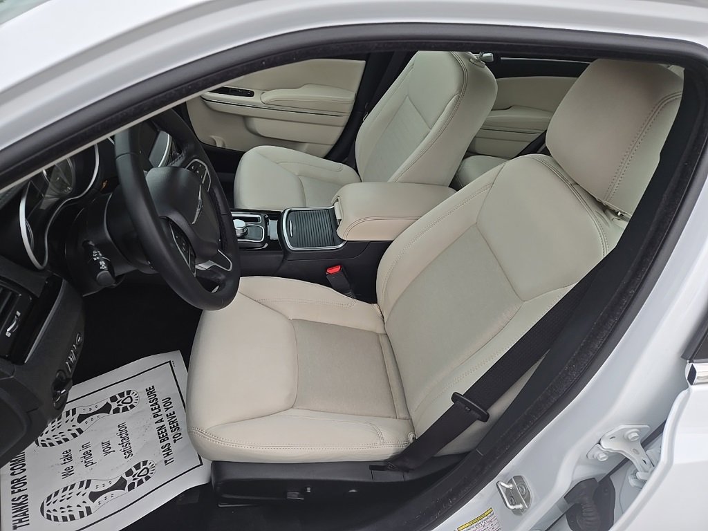 Certified 2023 Chrysler 300 Touring image 20