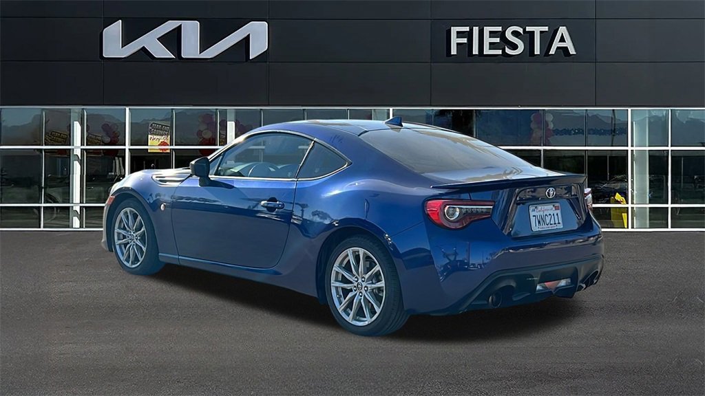 Used 2017 Toyota 86 image 3