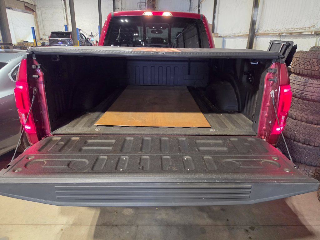Used 2015 Ford F150 Lariat w/ Equipment Group 501A Mid RWD image 8
