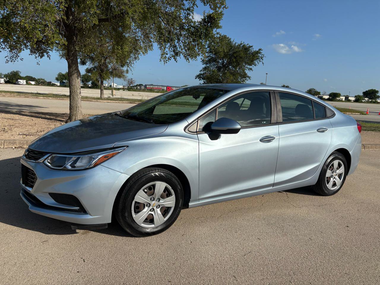 Used 2017 Chevrolet Cruze LS FWD image 3