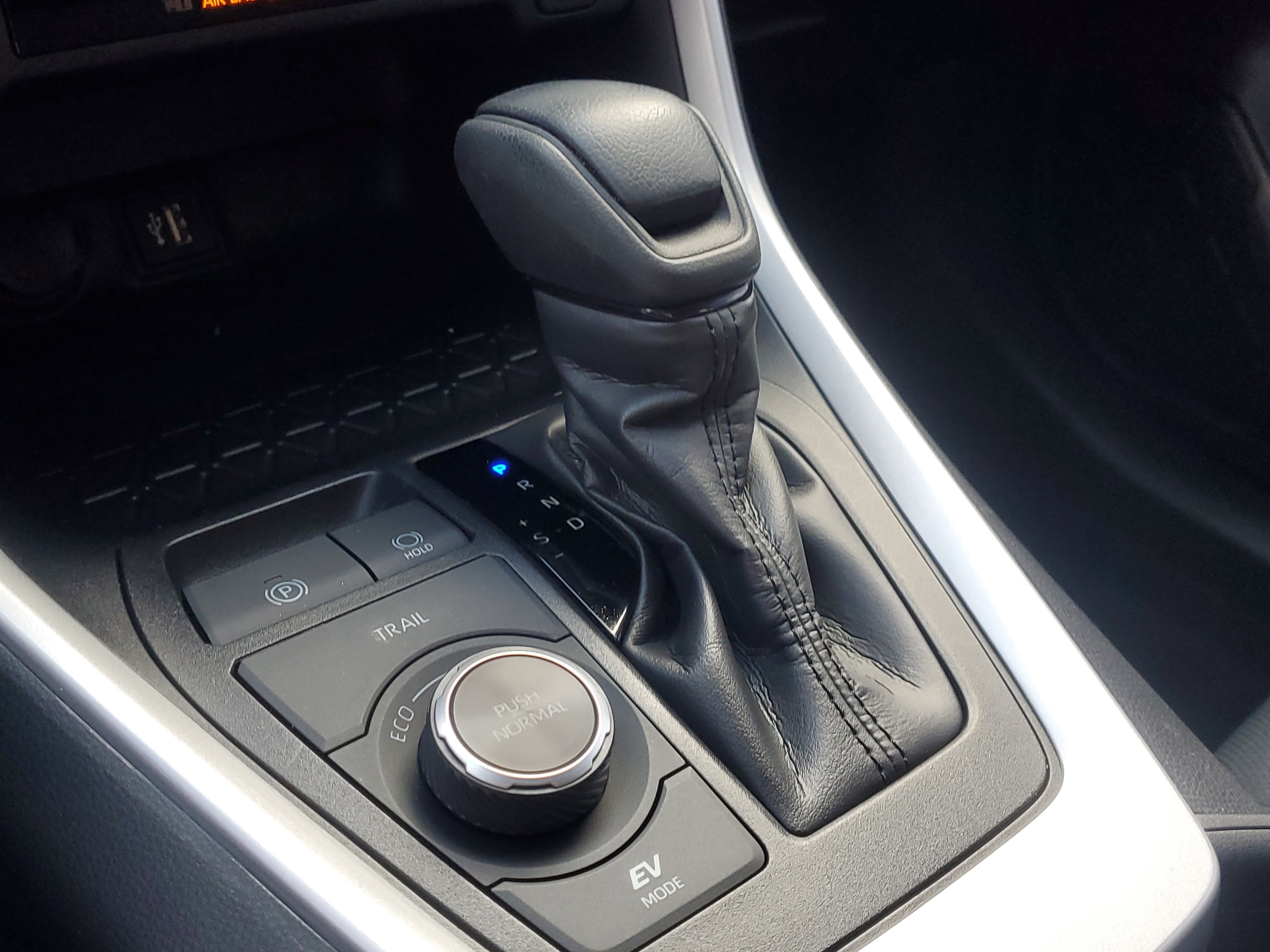 Used 2024 Toyota RAV4 AWD Hybrid image 29