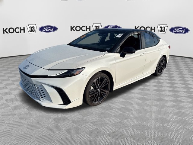 Used 2025 Toyota Camry XSE AWD/4WD image 3
