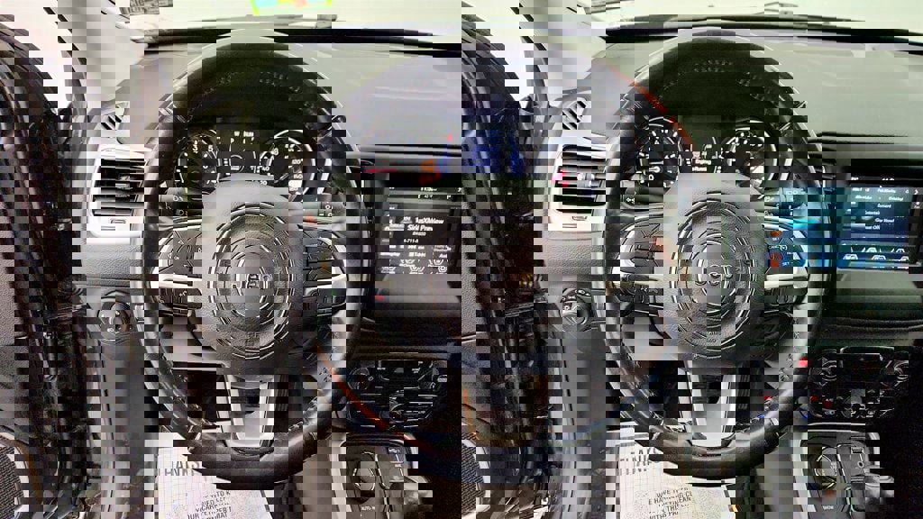 Used 2020 Jeep Compass Latitude image 12