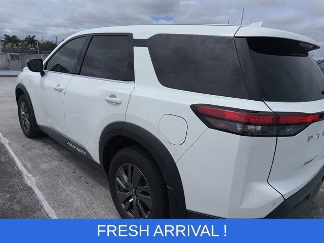 Used 2024 Nissan Pathfinder S image 15
